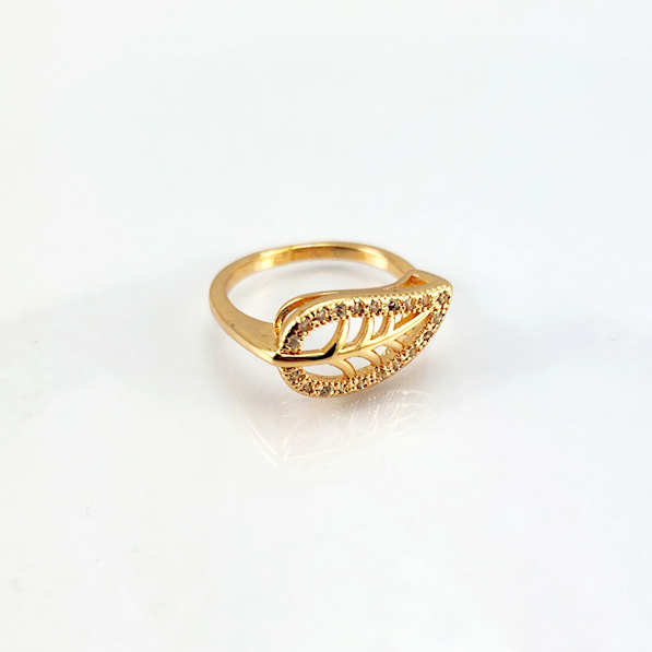 Dr5 – Gold Plated Leaf Zircon Ring – Trendy Women’s Ring In Pakistan